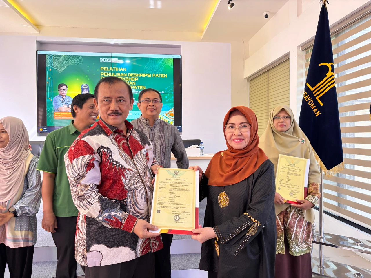 Five Lecturers from USU Faculty of Pharmacy Receive Patent Certificates for Innovative Works